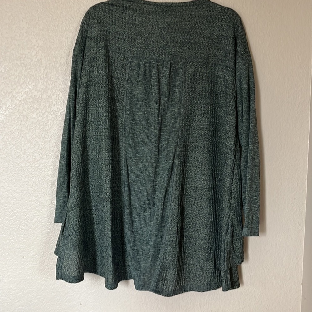 NWT Long Sleeve  top Sz M - Picture 3 of 8